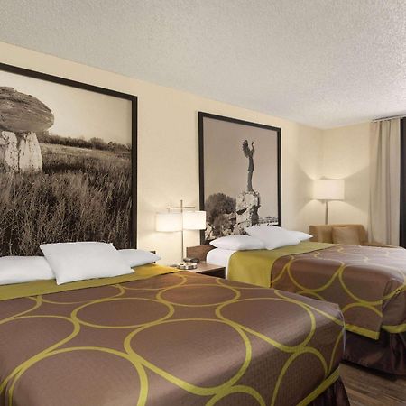 Super 8 By Wyndham Dodge City Esterno foto