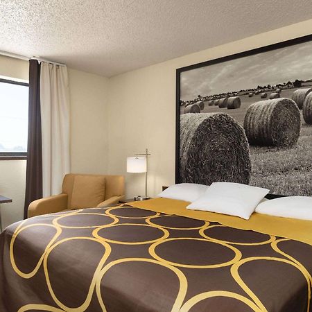 Super 8 By Wyndham Dodge City Esterno foto