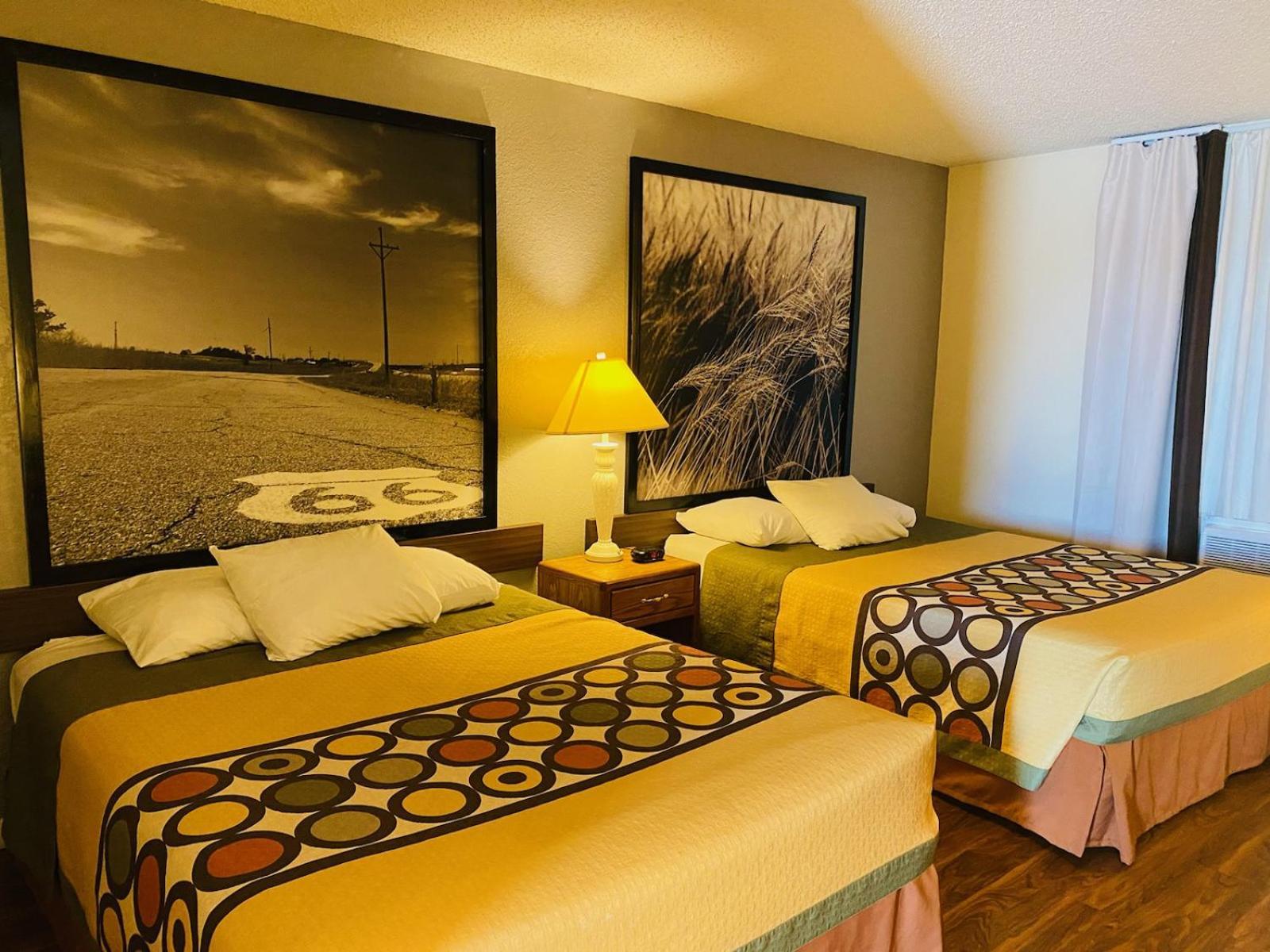 Super 8 By Wyndham Dodge City Esterno foto